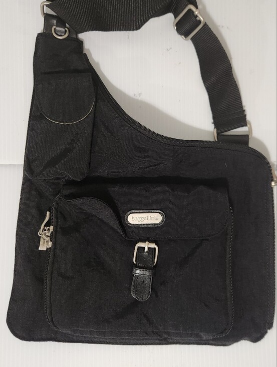Baggallini Handbags - Baggallini Crossbody Shoulder Sling Organizer Bag Multi Pockets Nylon Black